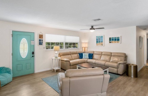 Indian Rocks Beach House | Walk To The Beach, Cozy Beach Home-HotTub-FirePit-Bikes-Ping/Pong-Pet Friendly!