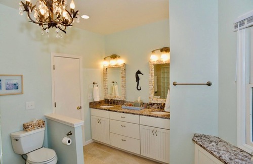 Beachwalk House | Walk to the beach and pool - Golf cart included
