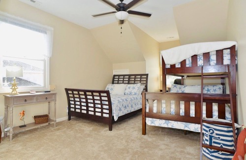 Beachwalk House | Walk to the beach and pool - Golf cart included