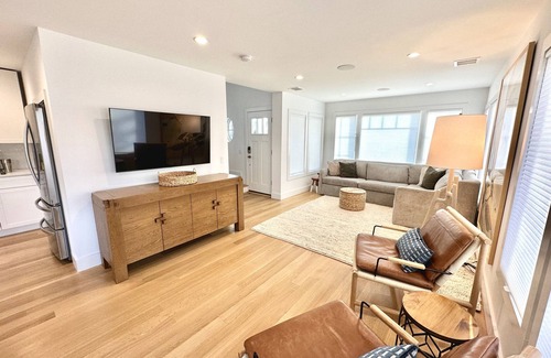 Westhampton Beach House | Walk to the Village! Charming modern beachhouse