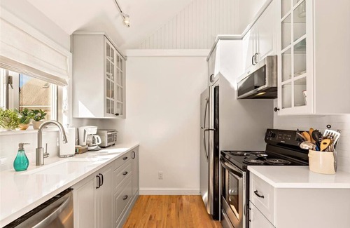 Edgartown House | Walk To Town - Beautiful Edgartown House