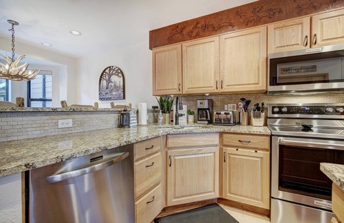 Warrior's Mark House | Walk To Town, Free Shuttle To Ski, Peak 9 Location, Fireplace, Hot Tub, Value