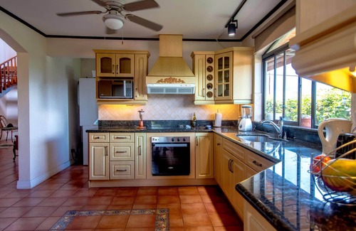 Mercedes Villa | Walk to town from Casa Calmarse