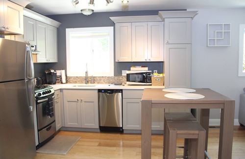 Grass Valley Cottage | Walk to town or the fairgrounds!