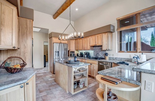 Sedona House | Walk To Trails, Enjoy The Views, Hot Tub!