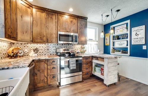 Laramie Cottage | Walk to University: Dtown Laramie Home!