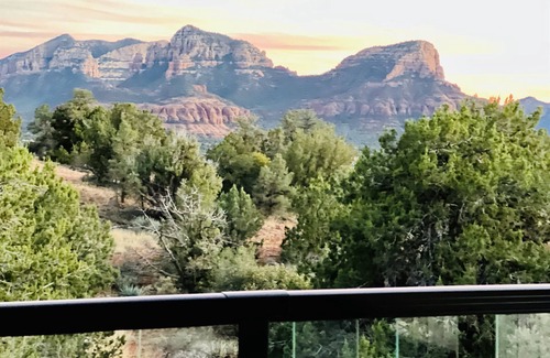 Uptown Sedona House | Walk to Uptown Stunning Views Hot Tub 5BR