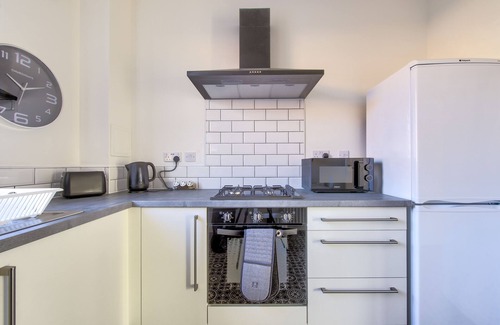 Glasgow Apartment | Walk to vibrant Merchant City from a tranquil Glasgow apartment