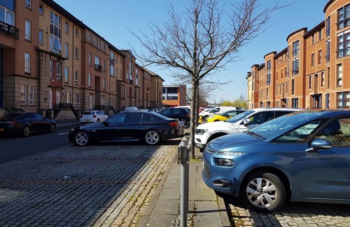 Glasgow Apartment | Walk to vibrant Merchant City from a tranquil Glasgow apartment