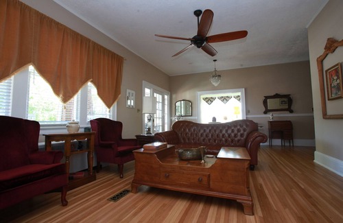 Mount Airy House | Walk to Wally's Service Station!!!