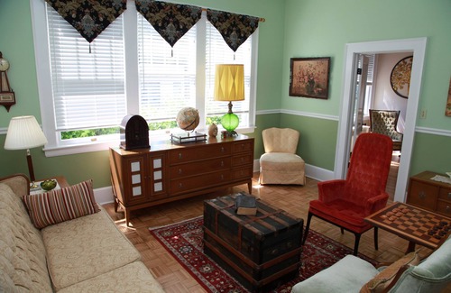 Mount Airy House | Walk to Wally's Service Station!!!