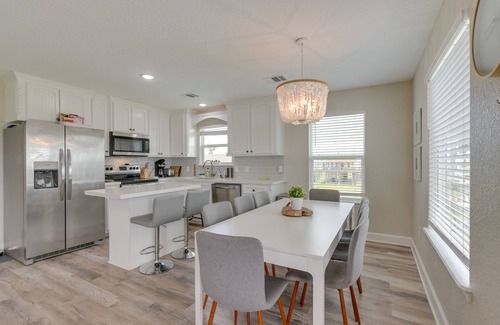 Surfside Beach House | Walk to Water: Family-Friendly Surfside Beach Home