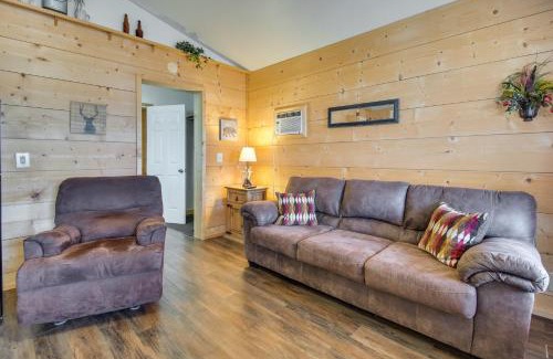 Mountain View House | Walk to White River Mountain View Family Cabin!