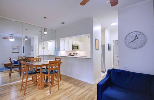 Bouldin Condo | Walk to Zilker Park, DT and more!