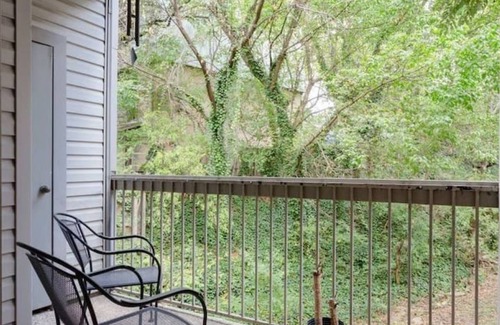 Bouldin Condo | Walk to Zilker Park, DT and more!