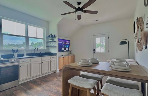 Bluffton House | Walk2OldTown! Modern Lux Private Carriage House