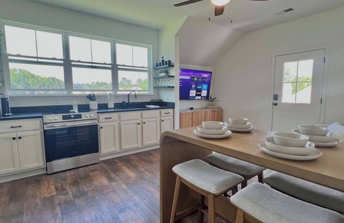 Bluffton House | Walk2OldTown! Modern Lux Private Carriage House