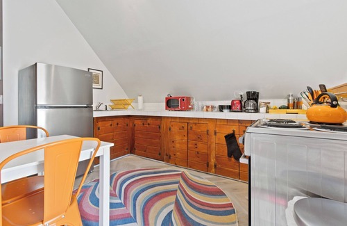 Parkside Apartment | Walkable 2-bed in downtown Portland. Washer and dryer in apartment.