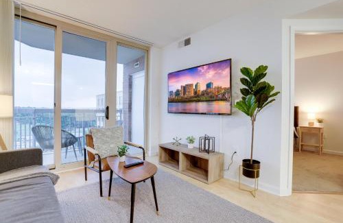 Ballston Apartment | Walkable Ballston Gem with Modern Style