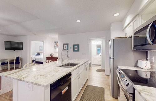 Sea Trail Condo | Walkable beach & golf condo with two screened porches, central AC & washer/dryer