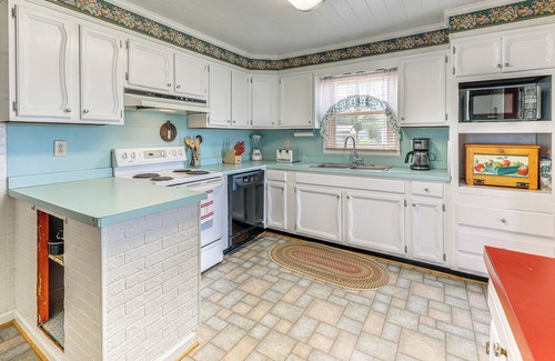 Tangier Cottage | Walkable Beach Retreat on Chesapeake Bay!