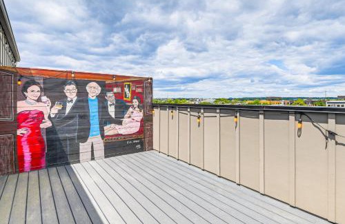 Park View Apartment | Walkable Columbia Heights Condo with Rooftop Deck!