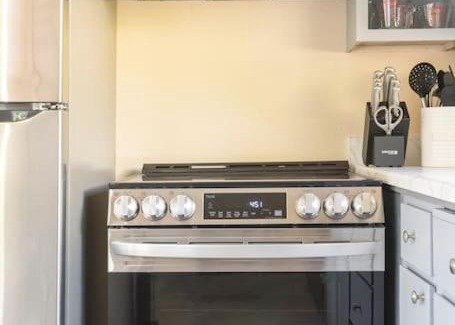 Downtown Apartment | Walkable condo in heart of vibrant D/n Redmond
