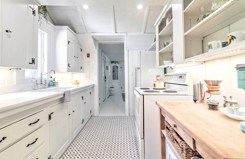 Dennis Cottage | Walkable Dennis Cottage: 'The Blue Scallop'