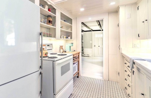 Dennis Cottage | Walkable Dennis Cottage: 'The Blue Scallop'