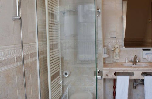Sluis Hotel | Walkable Sluis Stay – 3 Boutique Units in a Town Full of Charm & Culture