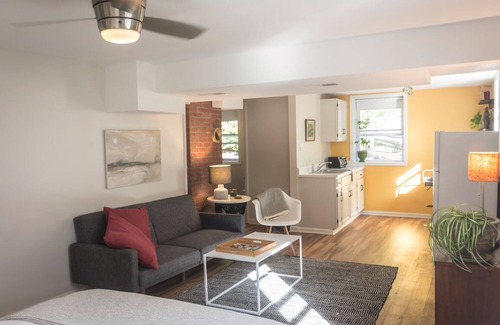 Falconhurst Apartment | Walkable, Sunny West Asheville Studio