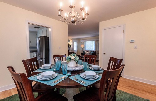 Fry's Spring House | Walkable to UVA, and Fontaine Research park, Newly Renovated Home.