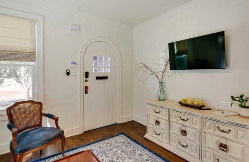 Tyler House | Walkable Tyler House with Deck half Mi to Downtown!