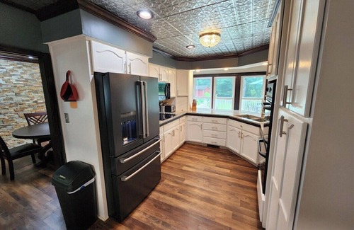 Tallahassee House | Walkabout on 9 parklike acres! Special Occasions-Weddings-Reunions