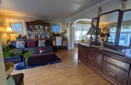 Queen Anne House | Walker Paradise #2 with 1 Permitted street parking in front or around zone #26