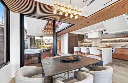 Corona del Mar House | Walkers Paradise in CDM