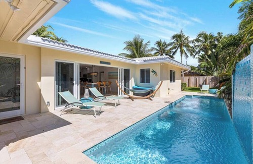 East Fort Lauderdale House | Walking distance to the beach 3Br house with pool