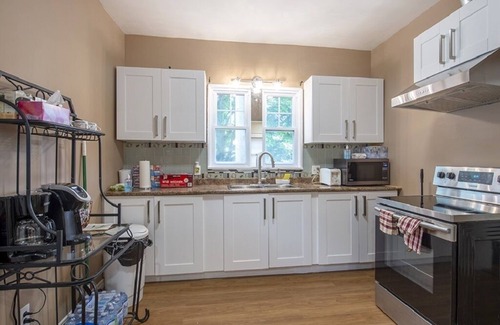 Niagara Falls House | Walking distance to Niagara Falls