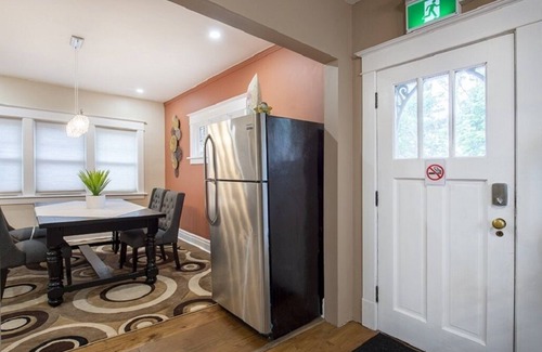 Niagara Falls House | Walking distance to Niagara Falls