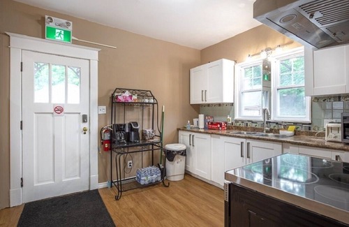 Niagara Falls House | Walking distance to Niagara Falls