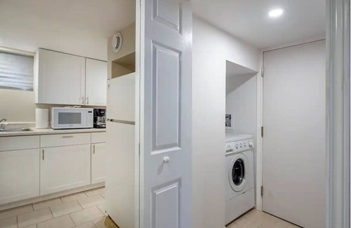Niagara Falls Apartment | Walking distance to the Falls,.