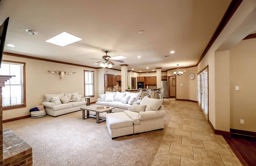 North Overton House | Walking distance from Texas Tech, sleeps up to 12 people!