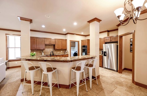 North Overton House | Walking distance from Texas Tech, sleeps up to 12 people!