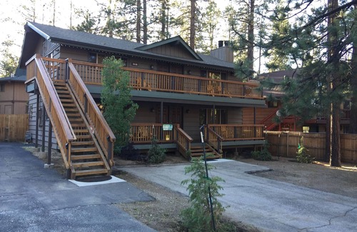 Summit Estates Cabin | Walking distance to Snow Summit Resort.