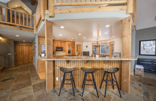 Historic District House | Walking distance to downtown Breck, stunning views, hot tub, foosball, arcade!