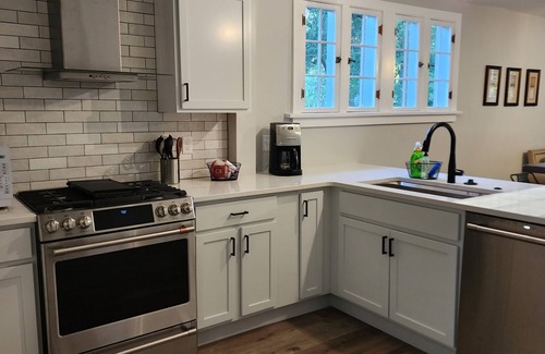 Manhattan House | Walking Distance to Aggieville, K-State, and City Park!