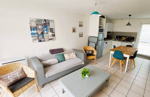 Le Conquet Ski Chalet | Walking distance to the sea, peaceful chalet sleeps 4