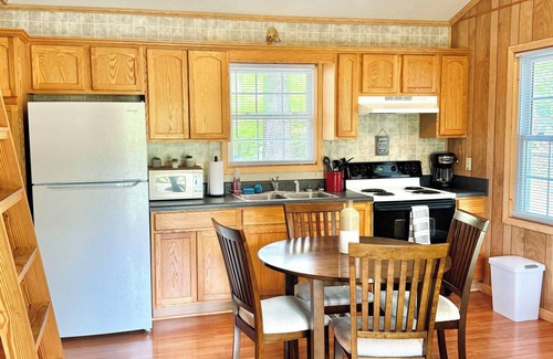 Marion Cottage | Walking Distance to Lake James: Private Resort Amenities