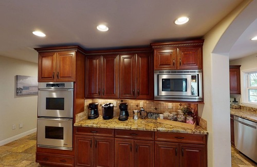 Temecula House | Walking distance to Lorimar, South Coast & Ponte Winery! Stunning Estate!