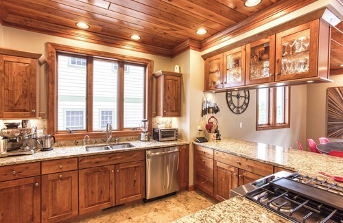 McHenry House | Walking Distance to Wisp. Spacious, 4-bedroom home in the heart of Deep Creek.